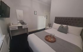 Hotel 52